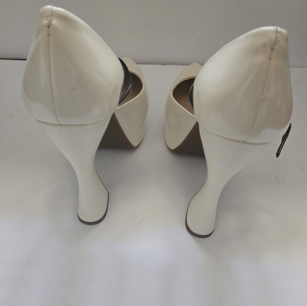Gianni Bini Patent Leather Platform Heels Size 8